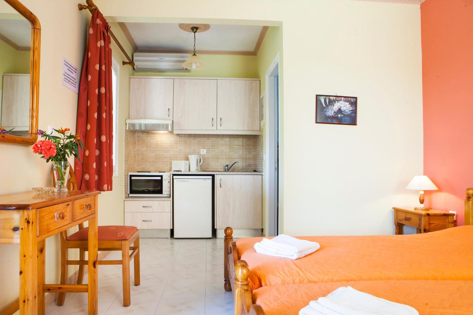 Tzivras Villa & Apartments Lassi  Zimmer foto
