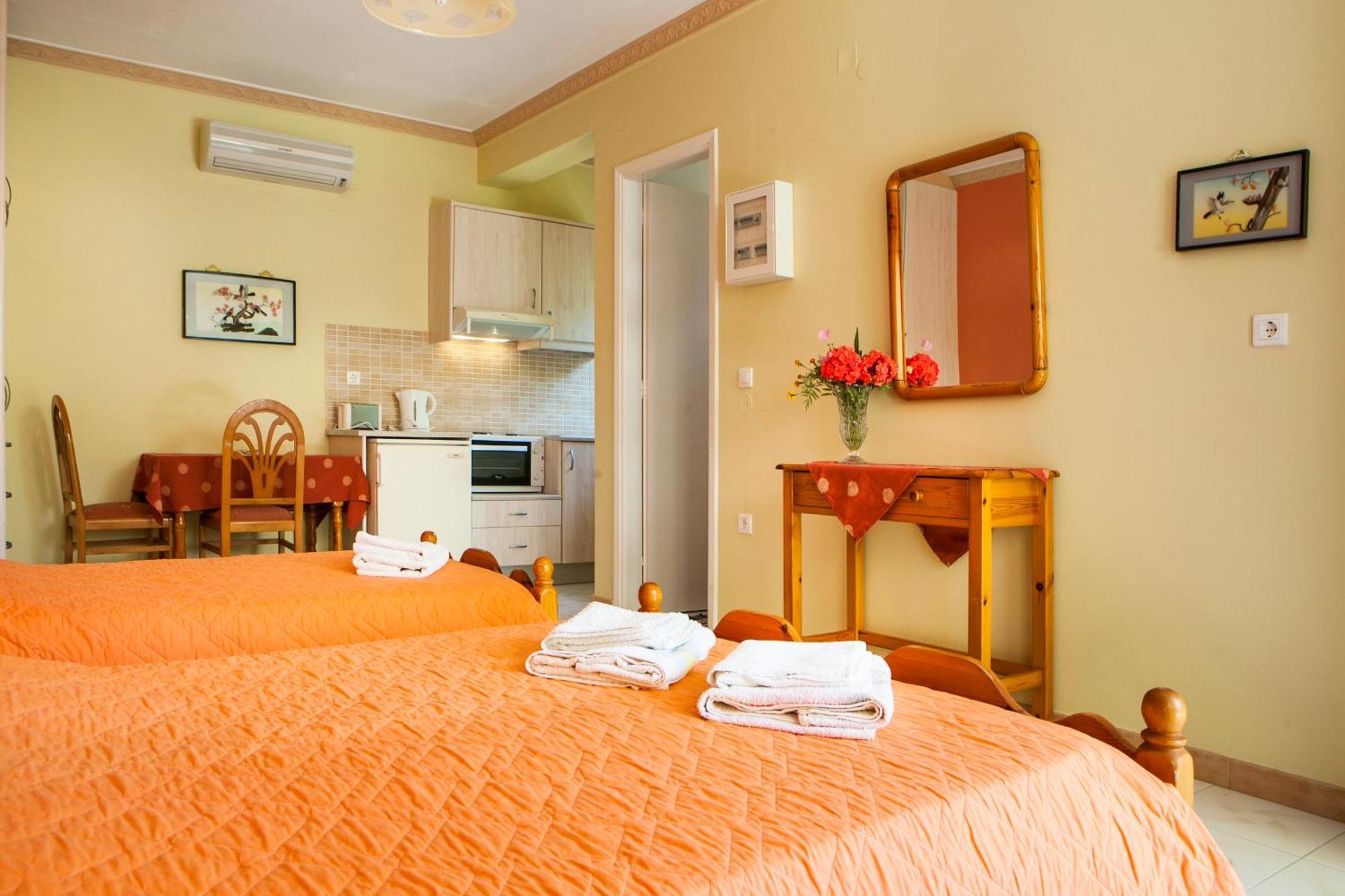 Tzivras Villa & Apartments Lassi  Zimmer foto