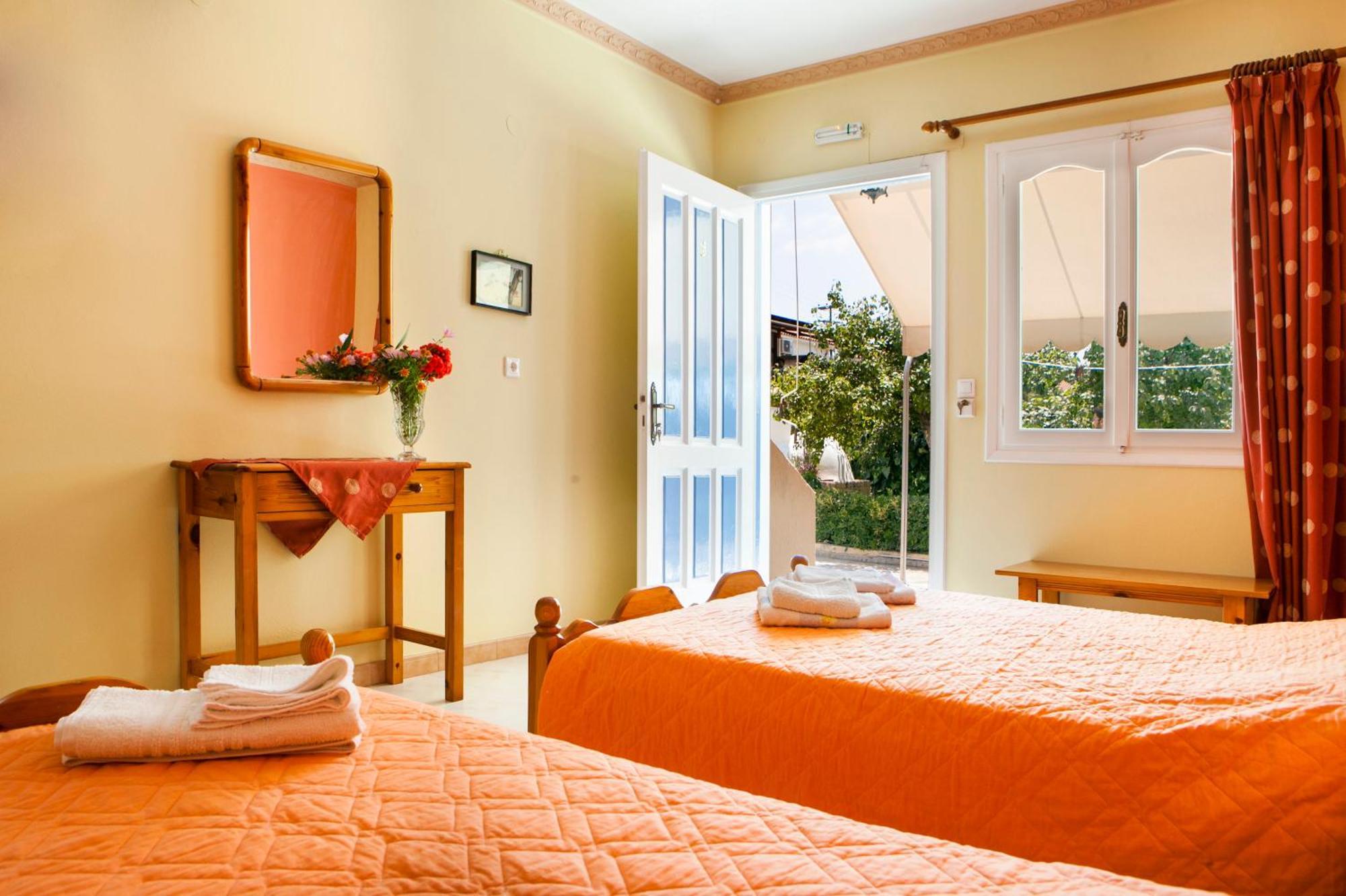 Tzivras Villa & Apartments Lassi  Zimmer foto